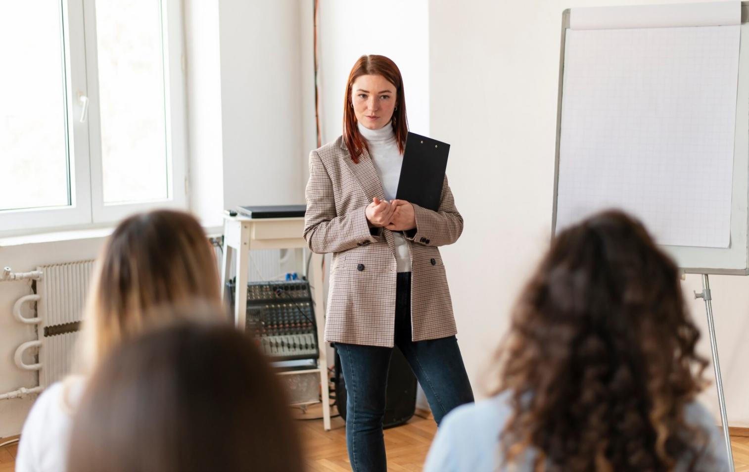 Professionelle Arbeitsumgebung mit Finanzunterlagen
